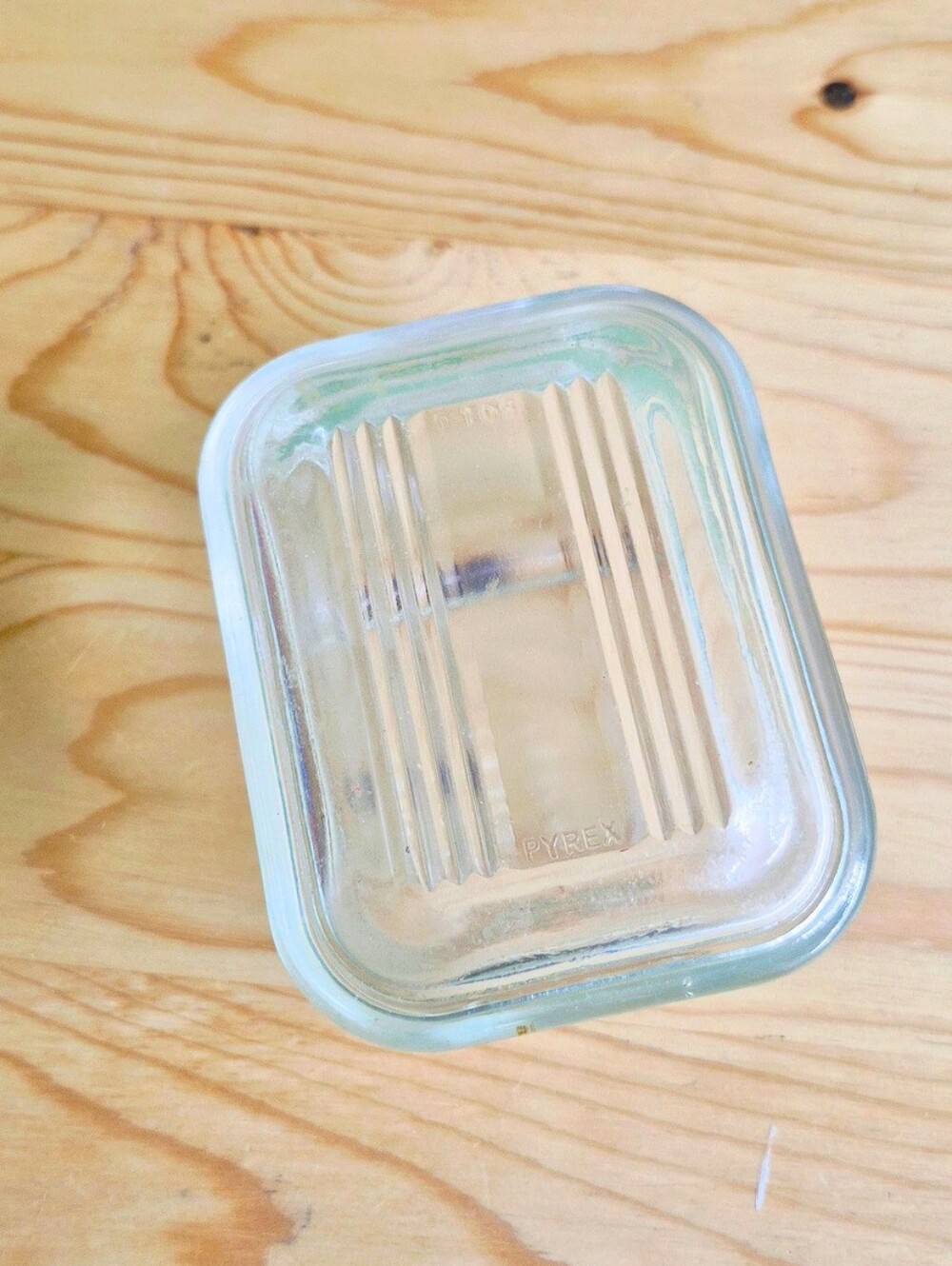 Vintage Clear Pyrex Refrigerator Dish with Ribbed Lid (#501) - Picture 5 of 15